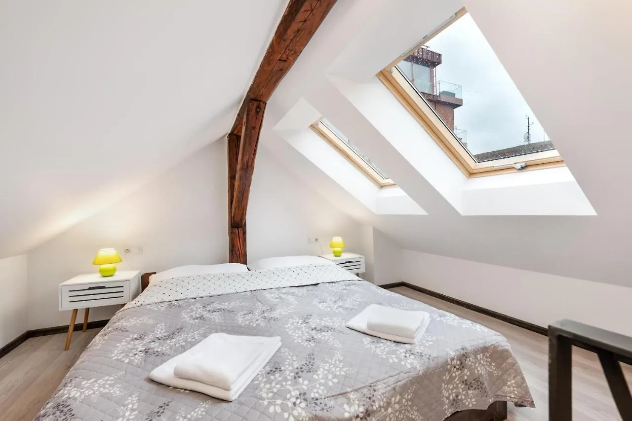 Republic Square Loft Apartments Prag Apart Otel